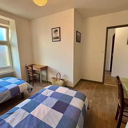 Le Faubourg بيت للعطل Saint-Jean-dʼAngély