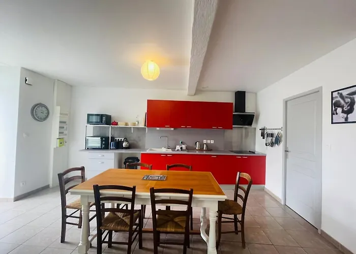 Le Faubourg Saint-Jean-dʼAngély